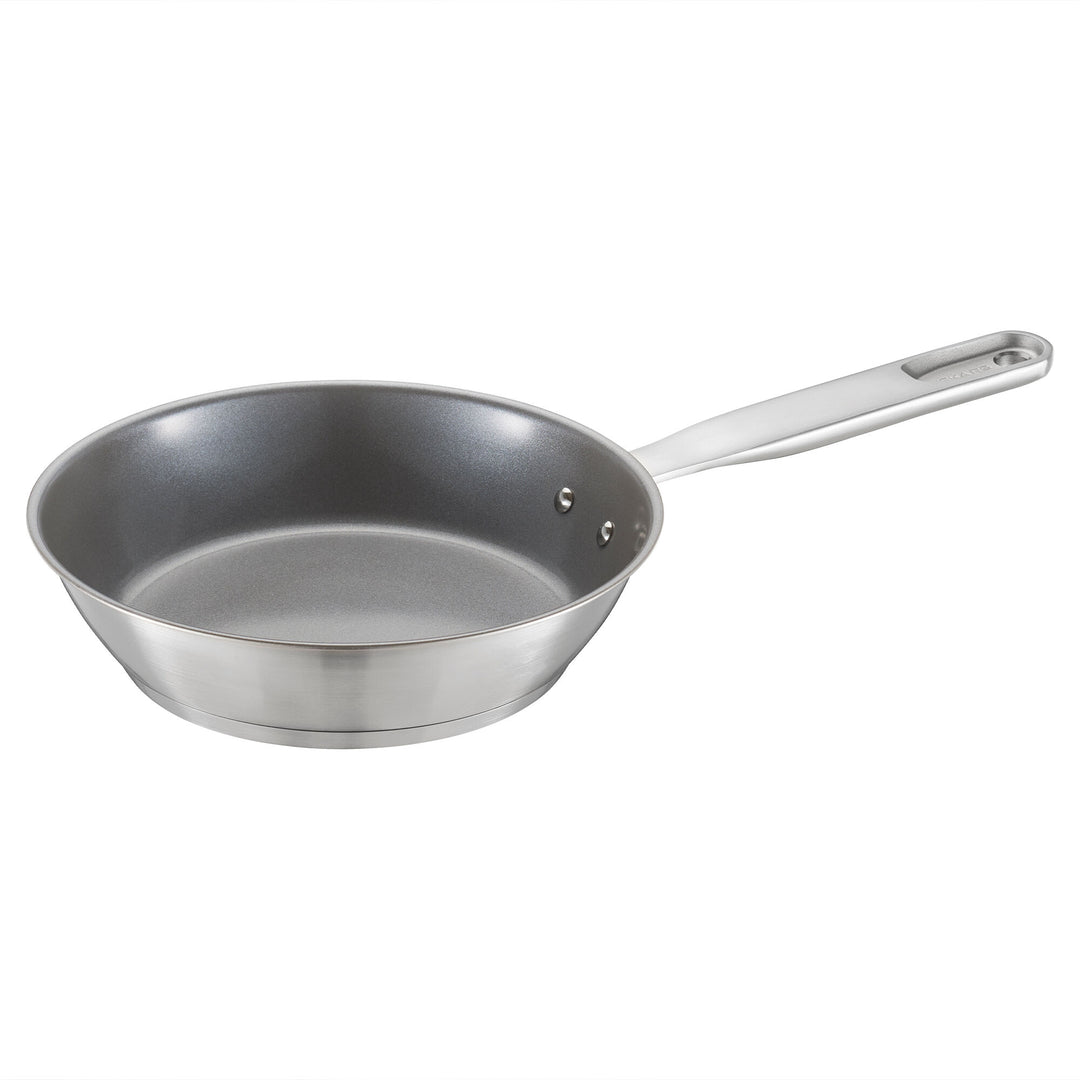 Fiskars All Steel stegepande på 20 cm set fra siden