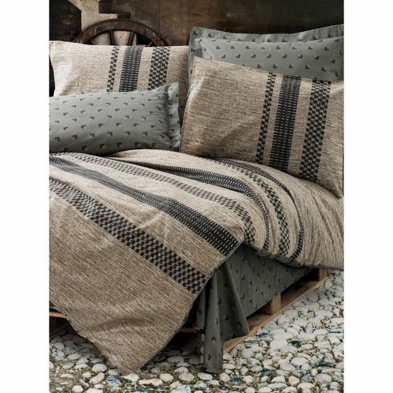 V4H6115156A1EF1045295EB177237567A52R7406503P4