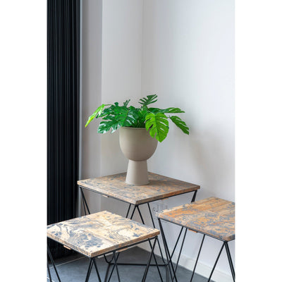 Amalfi Blomsterstander - Sand - H27 cm ❤ Stort online udvalg i HouNordic ❤ Billig fragt og hurtig levering 2 - 5 hverdage ❤ Varenummer: BGH-42964444905724 / Ean: '5713917018406 på lager - Udsalg på Alle produkter Spar op til 62% - Over 454 design mærker på udsalg