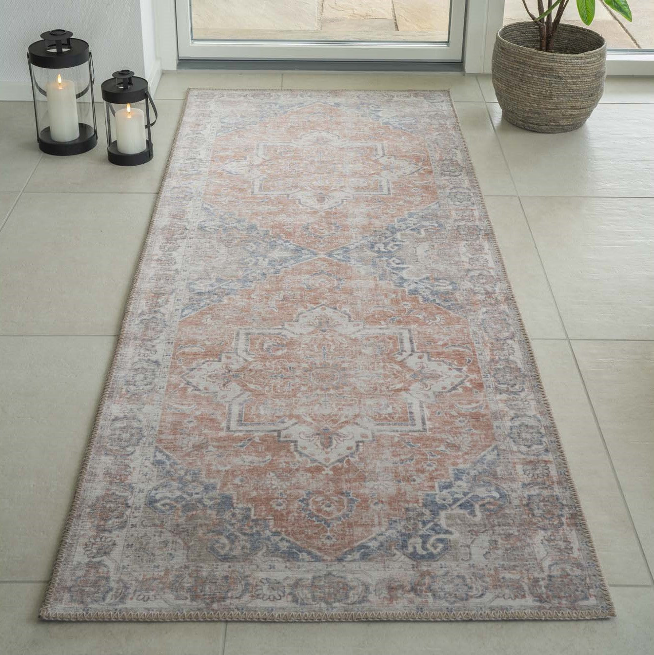 Produktbillede af Arona Løber i blå-orange polyester 80 x 200 cm. på tilbud i høj kvalitet