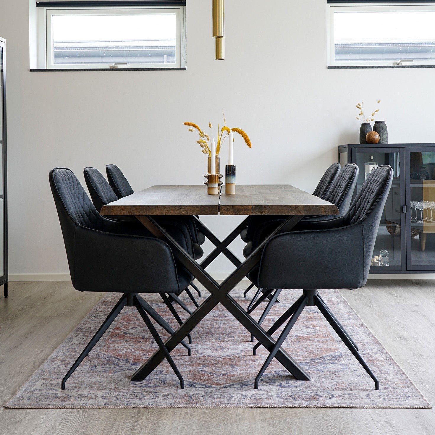 Produktbillede af Arona Tæppe i blå-orange polyester 160 x 230 cm. på tilbud i høj kvalitet