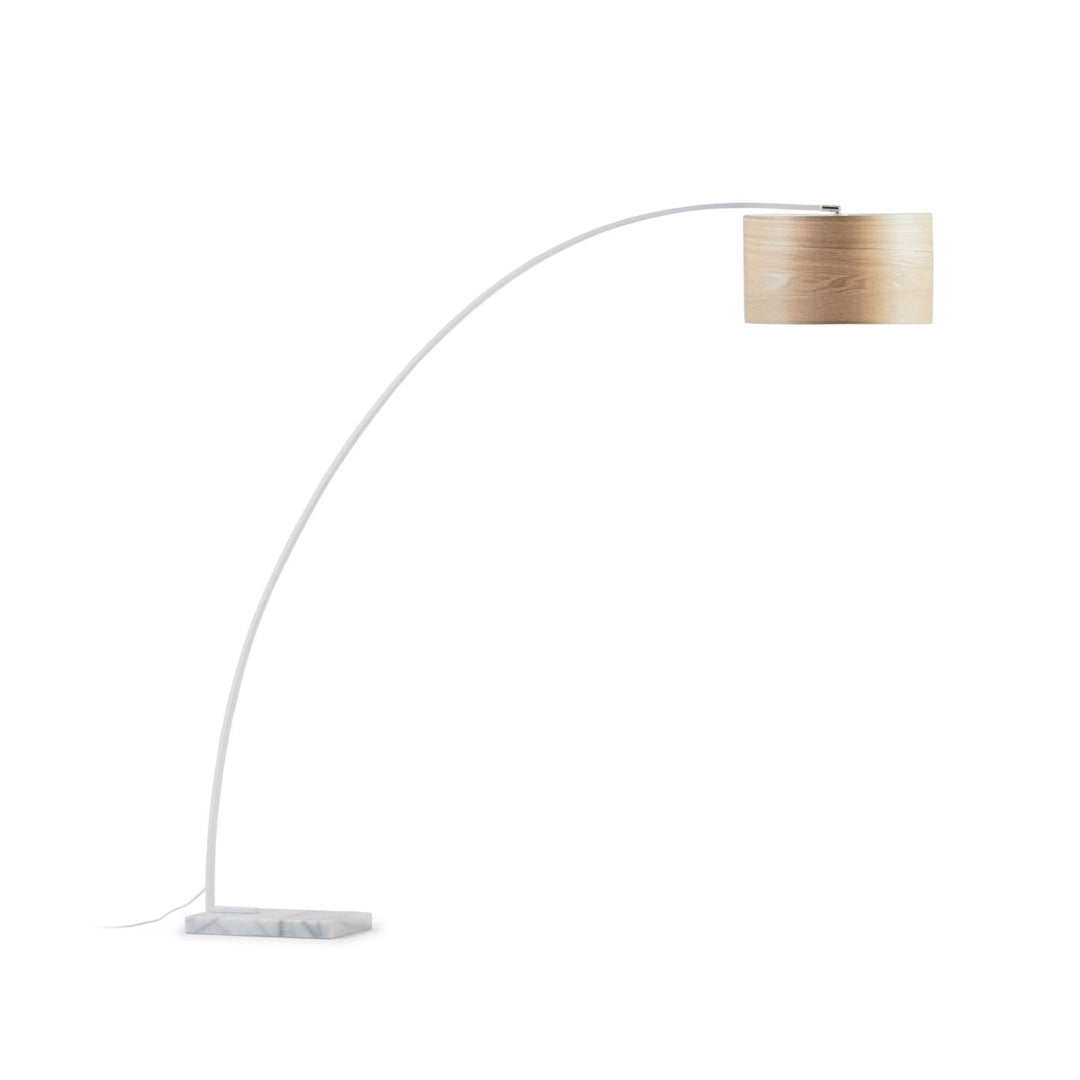 KAVE HOME Juhe gulvlampe natur askefinér og hvid stål/marmor