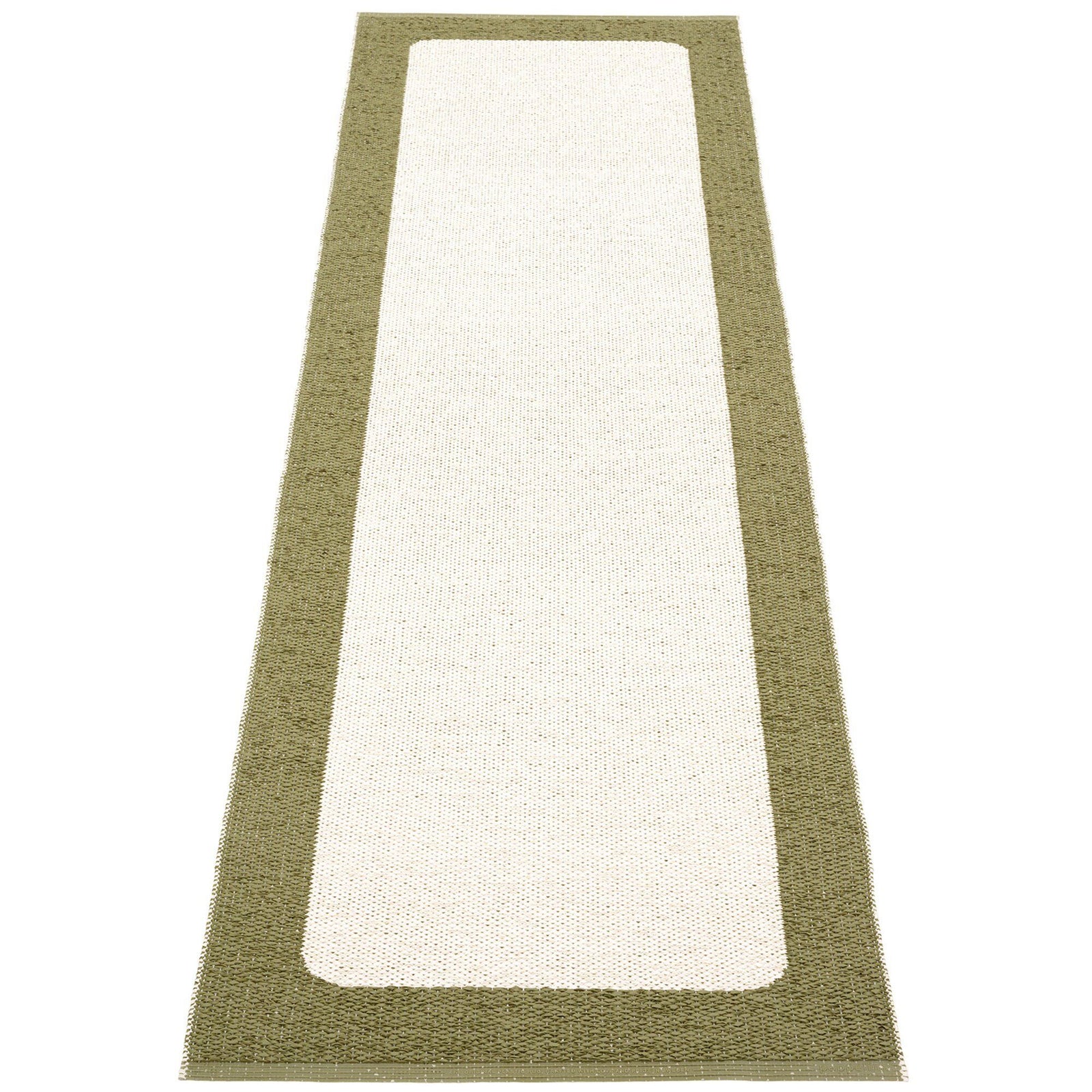 Pappelina Pappelina Gulvtæppe Ilda, 70 x 240 cm., pine/vanilla – billede i brug (Tæpper)
