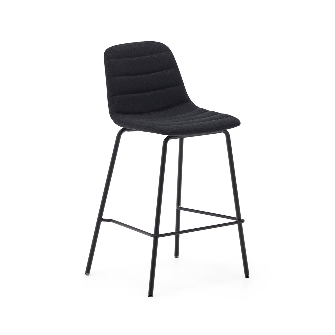 KAVE HOME Zunilda barstol m. ryglæn og fodstøtte sort chenille og mat sort stål H:65cm