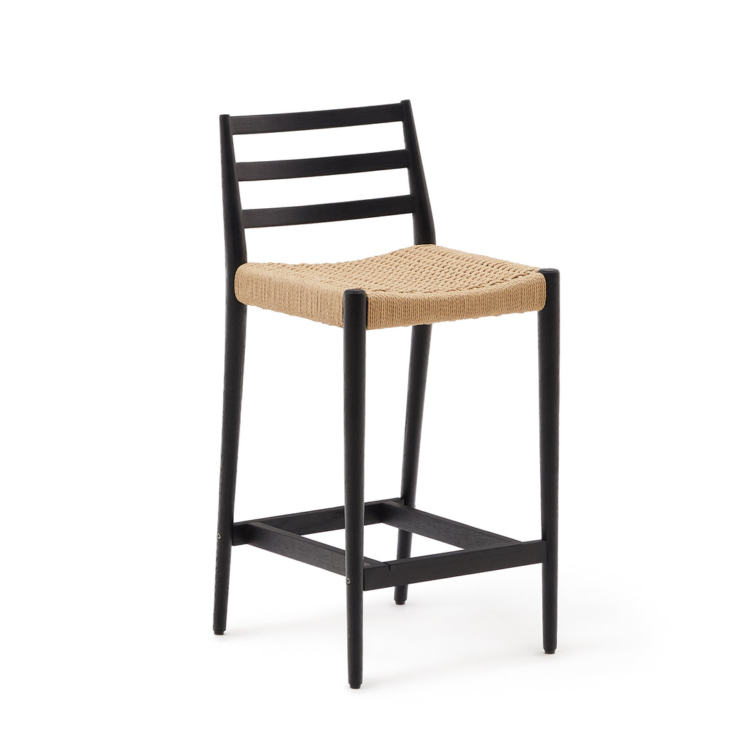 Produktbillede af KAVE HOME Analy barstol m. ryglæn og fodstøtte natur papirsnor og sort egetræ 70cm i premium kvalitet