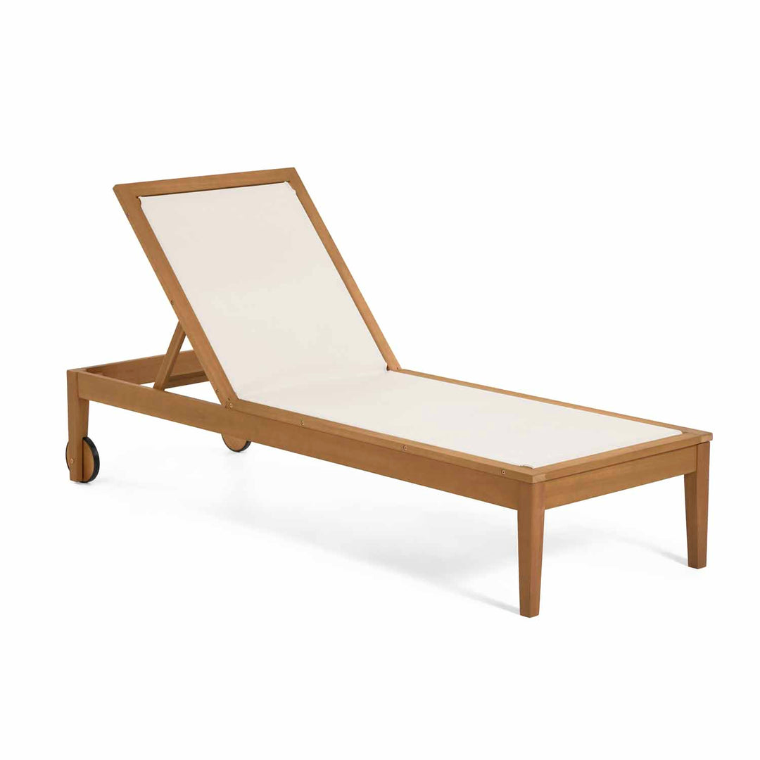 KAVE HOME Caterin liggestol massivt eukalyptus træ og beige mesh stof