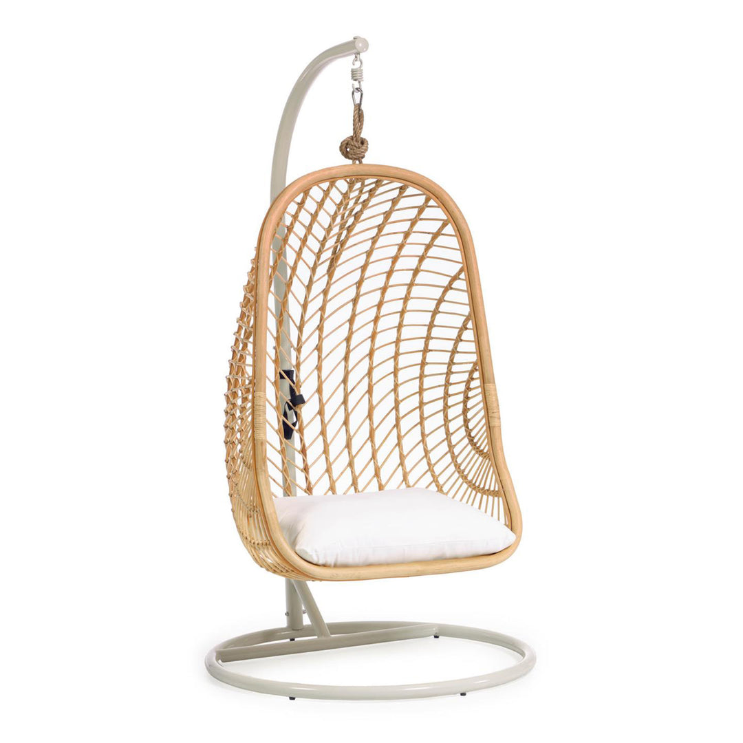 Produktbillede af KAVE HOME hængestol m. hynde og stativ natur rattan og lysegrå metal i premium kvalitet