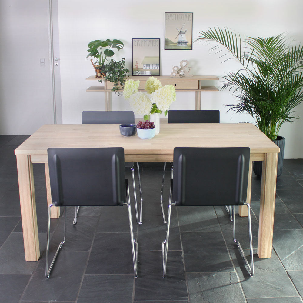 Produktbillede af Classico Spisebord i massiv eg 80 x 160 cm Olieret på tilbud i høj kvalitet