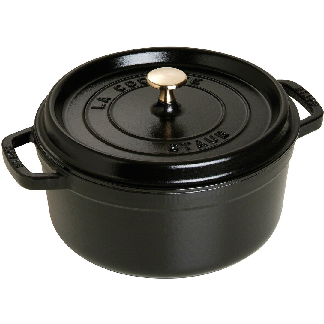 Staub Staub Rund Gryde 24 cm 3,8 liter Sort – billede i brug (Støbejernsgryde)