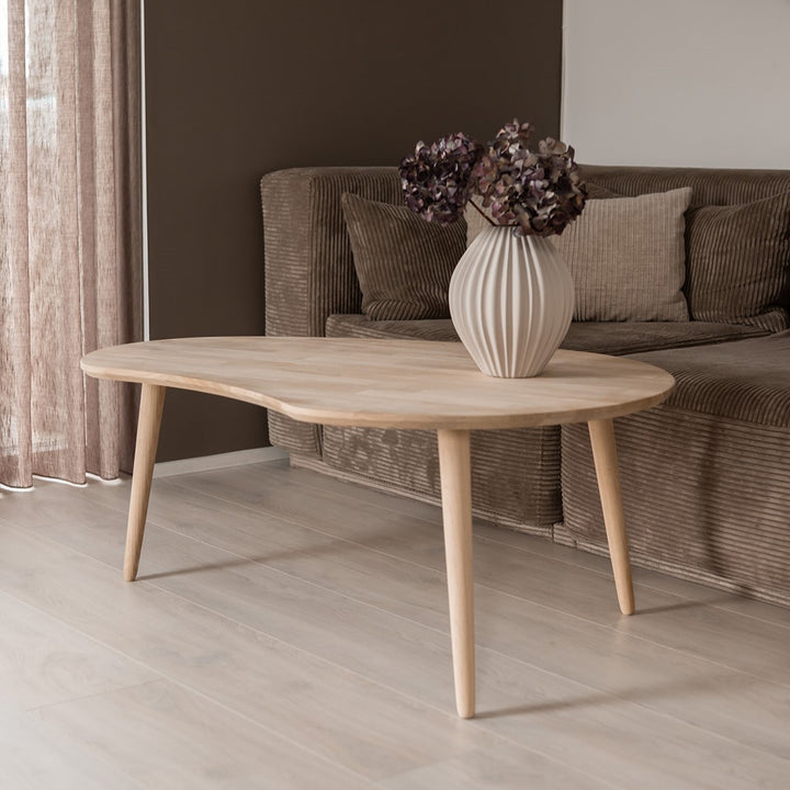 CT 10 Sofabord i massiv eg med paletform og størrelse 107 x 79 cm Højde 45 cm Olieret