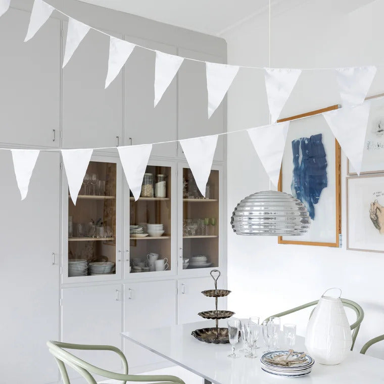 Produktbillede af Langkilde & Søn Elegant hvid flagranke med 40 flag i premium kvalitet