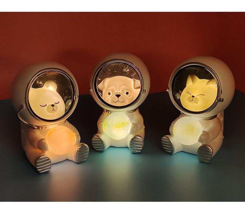Produktbillede af Køb LED Astronaut natlys med dyr Hund på tilbud