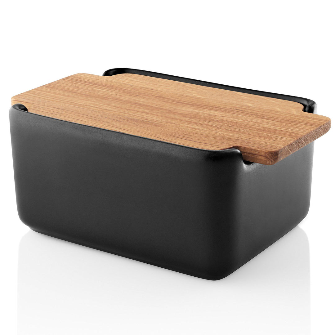 Se Eva solo Nordic Kitchen smørboks med låg, sort ✔ Stort online udvalg i Eva solo - Køb online på udsalg og tilbud lige nu ✔ Meget billig fragt og hurtig levering: 1 - 2 hverdage - Varenummer: KTCH-50281 og barcode / Ean: 5706631209892 på lager - Udsalg på Hjem og madlavning, Bagning Spar op til 56% - Over  785 kendte brands på udsalg