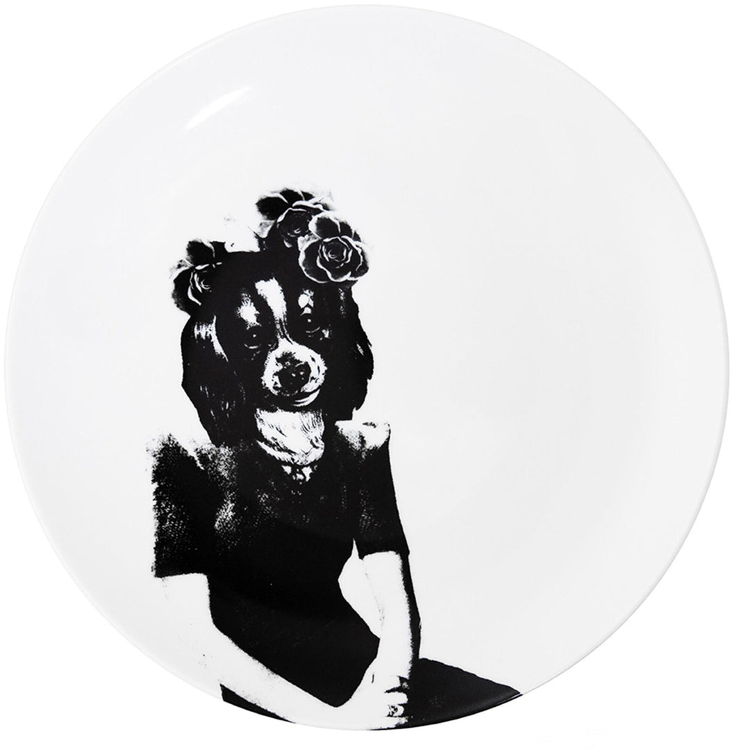 Lisa bengtsson Lisa bengtsson Os Kvinder porcelænstallerken Mellem Tvilling Hund 26 cm. ❤ produktfoto i kategorien Madtallerken