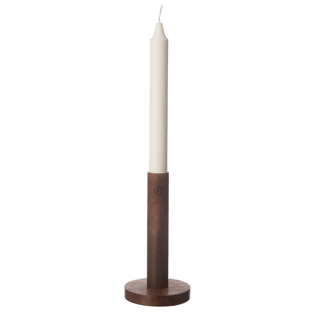 Ernst Ernst Lysestage i træ mørkebrun, 15 cm – vinkelbillede (Lysestage)