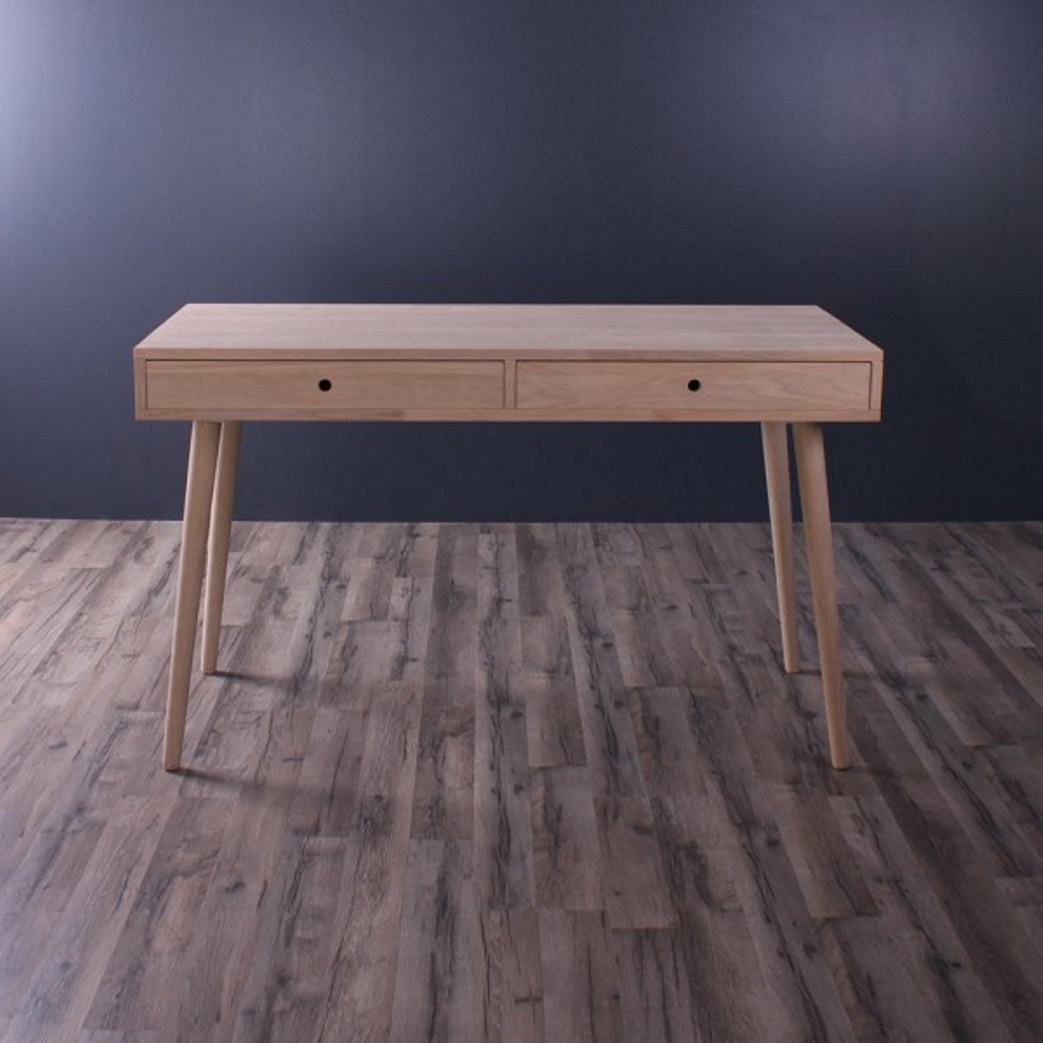 Produktbillede af Chicago Skrivebord med 2 skuffer eg 120 x 60 cm Sæbebehandlet på tilbud i høj kvalitet