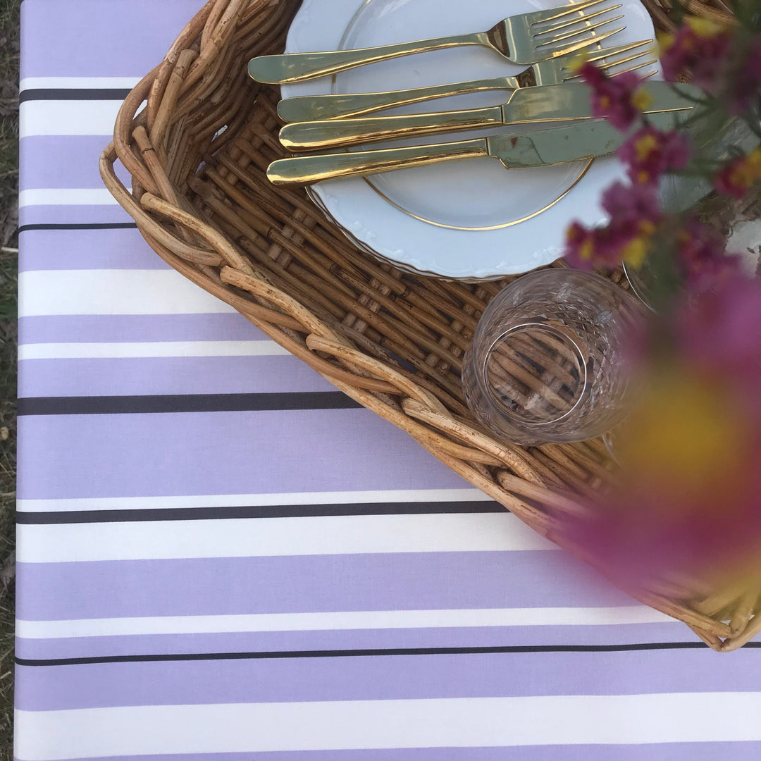 Produktbillede af Engholm Textiles Akryldug med antislip Heno Stripe Lilla i metermål i premium kvalitet