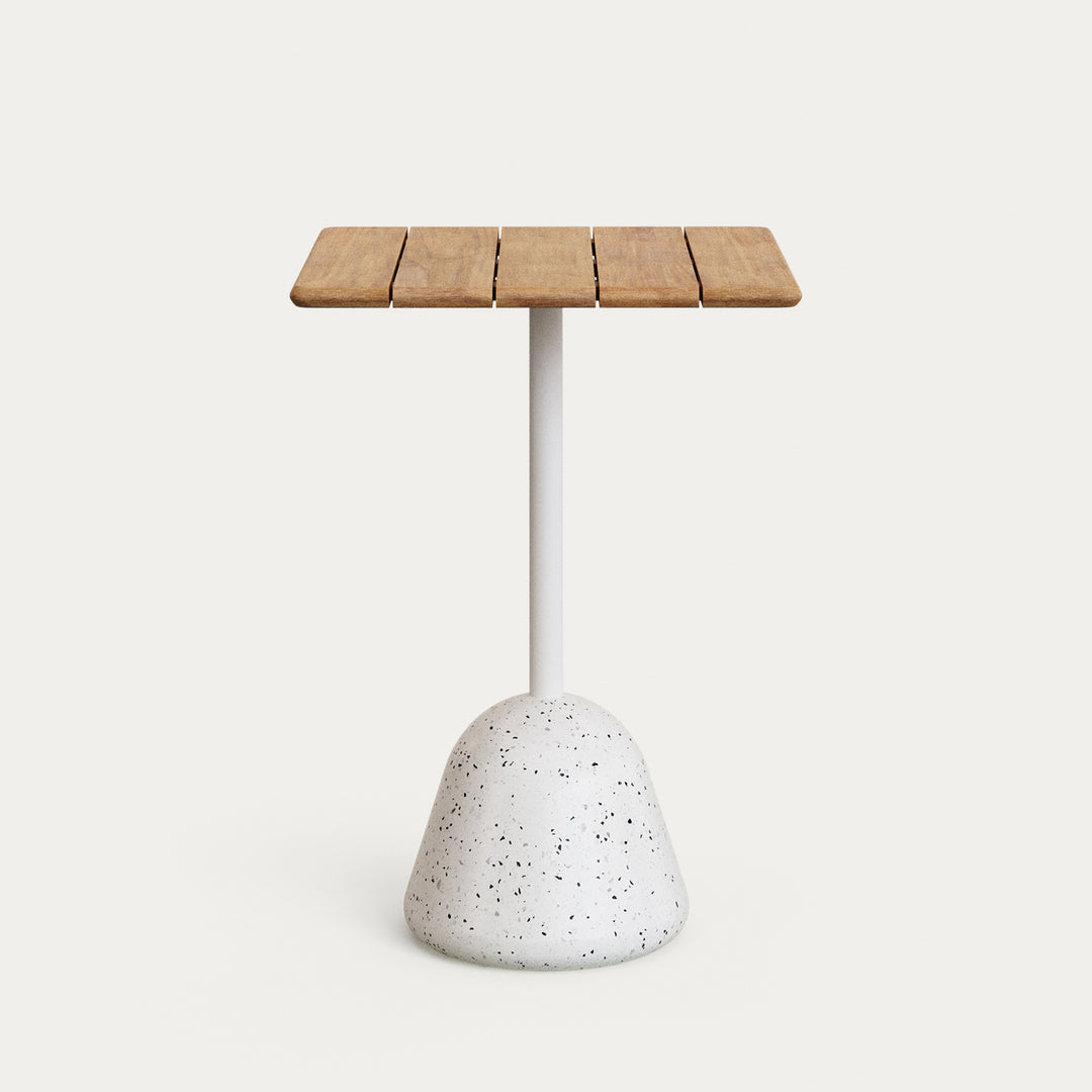 KAVE HOME Saura udendørs høj barbord kvadratisk natur akacietræ og hvid terrazzo 70x70x99