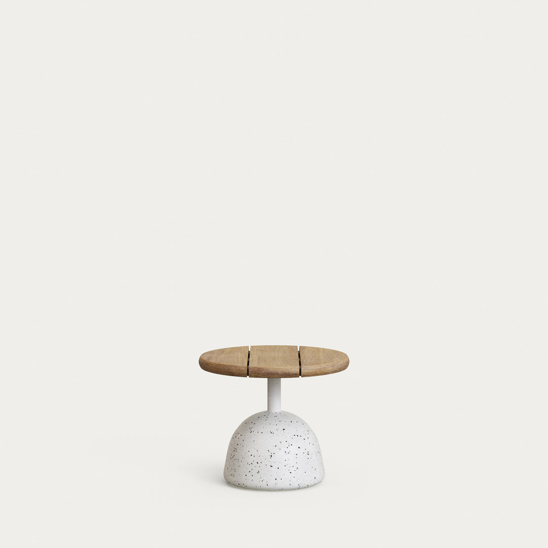 KAVE HOME Saura udendørs sofabord rund natur akacietræ og hvid terrazzo Ø43x35