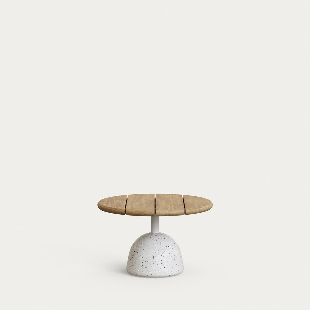KAVE HOME Saura udendørs sofabord rund natur akacietræ og hvid terrazzo Ø55x35
