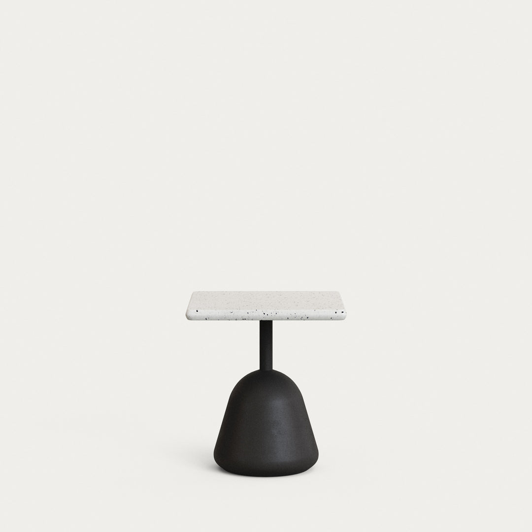 KAVE HOME Saura udendørs sofabord kvadratisk hvid terrazzo og sort cement 44x44x48