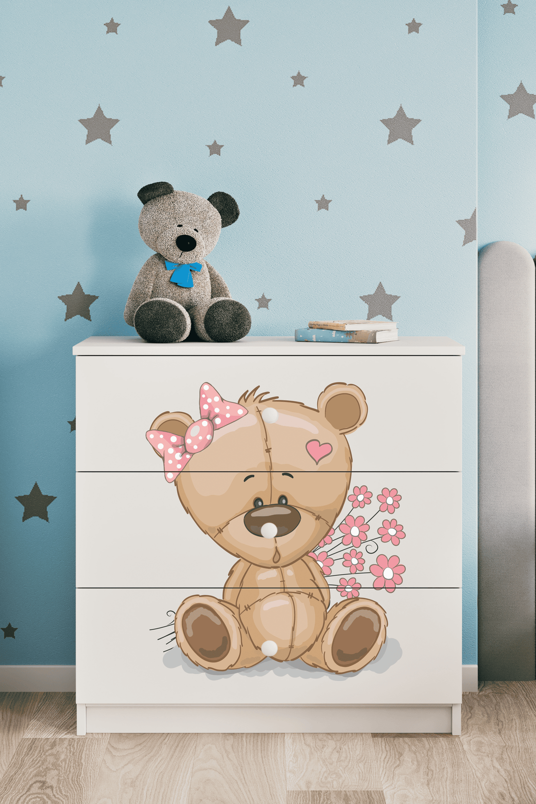 Babydreams børnekommode med bamse med blomster m. 3 skuffer hvid laminat
