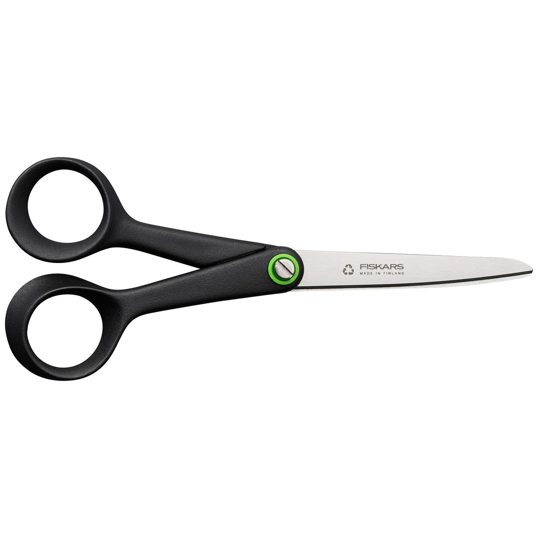 Fiskars Fiskars Universalsaks Functional Form Renew 17 cm – close-up (Sakse)
