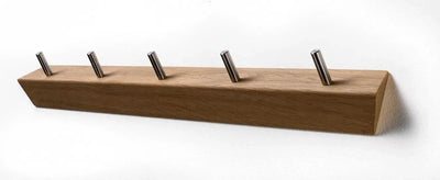 tilbud på KR5 Knagerække! 5 kroge i blankpoleret rustfri stål, sæbebehandlet eg og stål. Billigt udsalg på 3-nordic. Køb online nu! Hurtig levering, 1-2 hverdage. Varenummer: 3NDC-5283-6632. Spar op til 67%.
