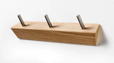 tilbud på KR5 knagerække! 3 kroge i blankpoleret rustfri stål. Sæbebehandlet eg og stål. Billigt udsalg på 3-nordic. Hurtig levering. Varenummer: 3NDC-5284-6642. Spar op til 55%.