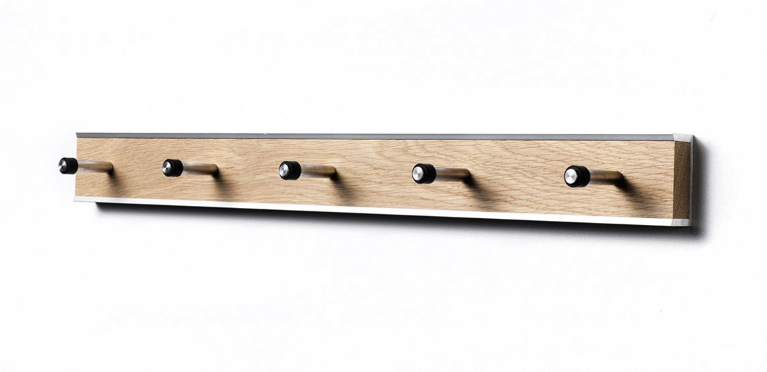 Produktbillede af KR35- Knagerække bredde 60 cm fem forskellige finish Sæbebehandlet eg og stål på tilbud i høj kvalitet