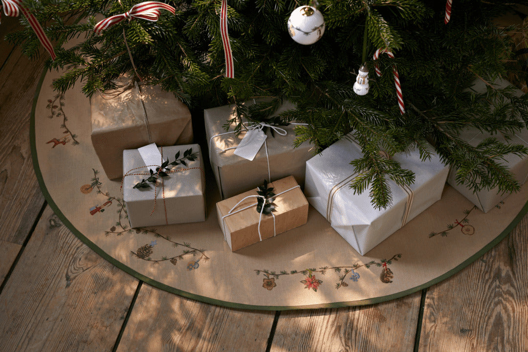 Produktbillede af Kähler Hammershøi Christmas Juletræstæppe Ø130 cm sand i premium kvalitet
