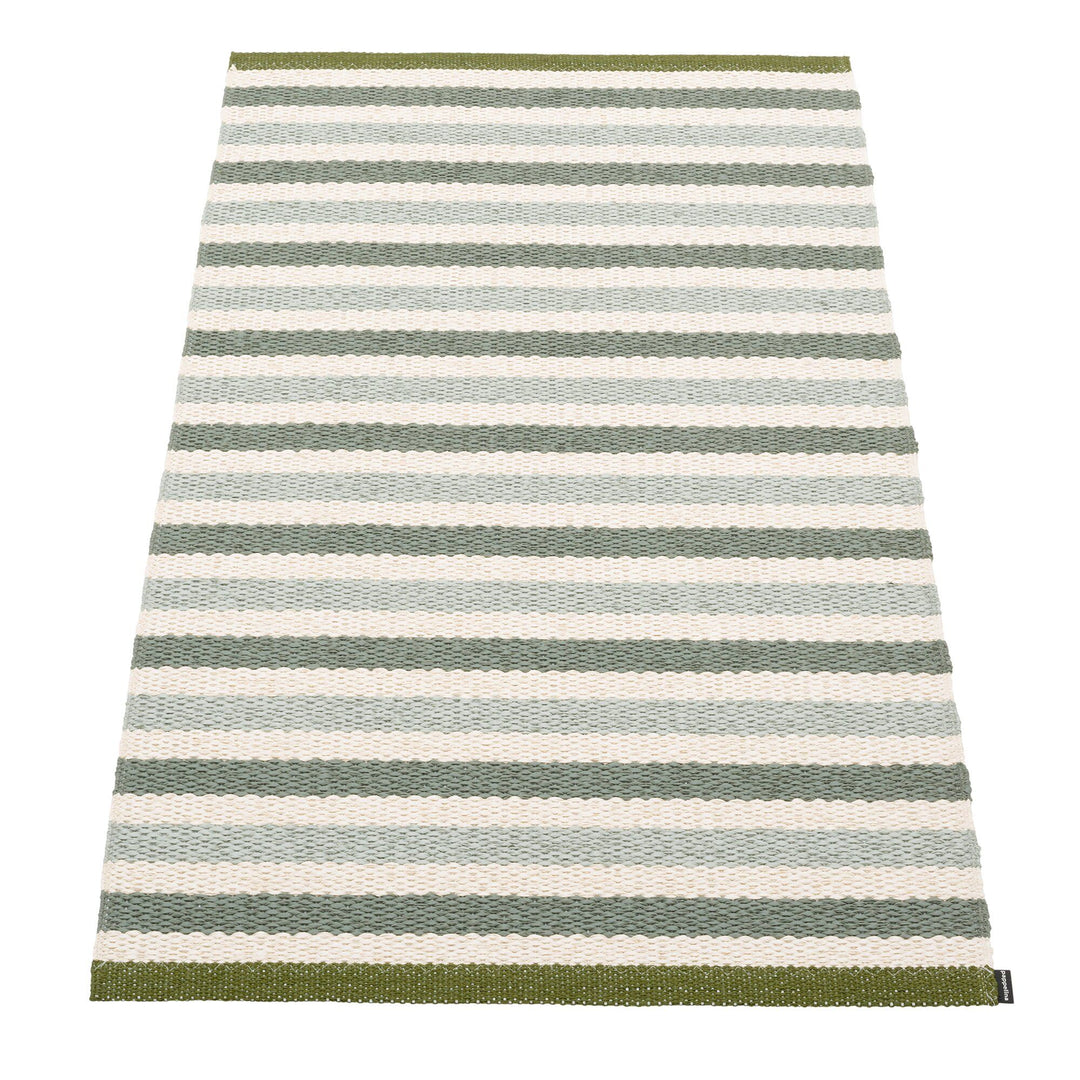 Pappelina Pappelina Teo gulvtæppe 70 cm x 120 cm, sage/army/vanilla – vinkelbillede (Tæpper)