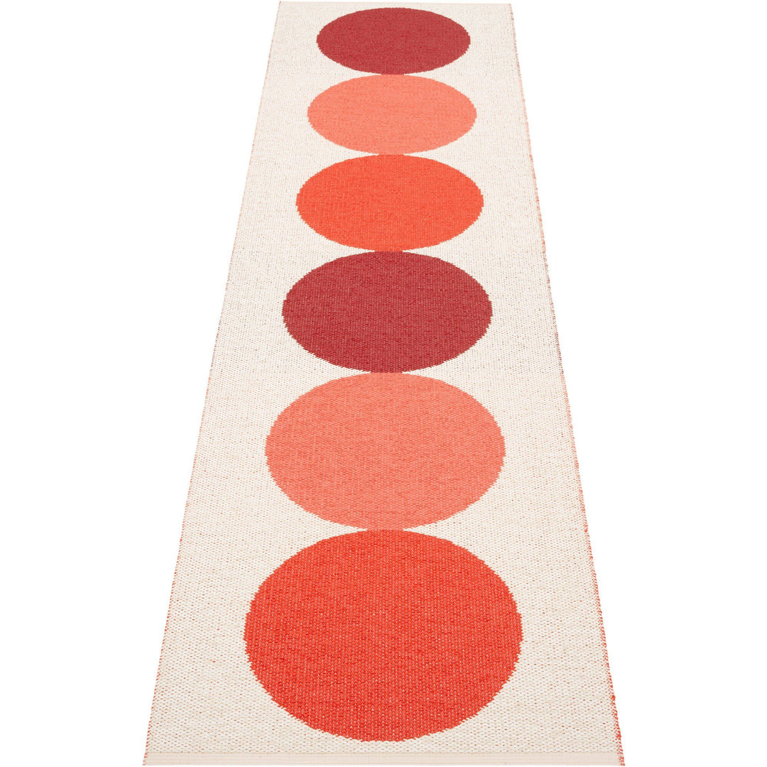 Pappelina Pappelina Otto plasttæppe 70 x 280 cm, berry – produktbillede (Tæpper)