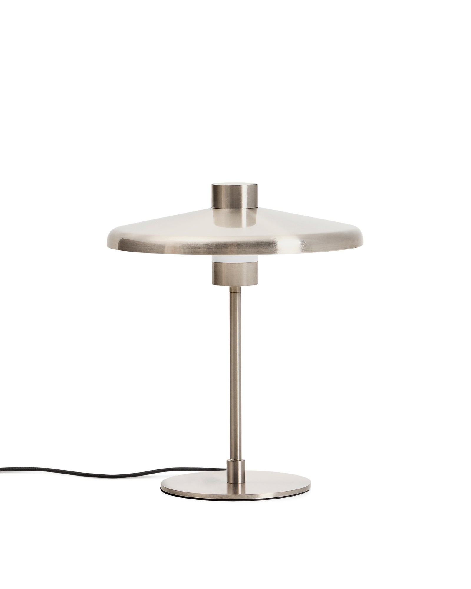 Produktbillede af KAVE HOME Nuvira bordlampe lysegrå børstet metal i premium kvalitet