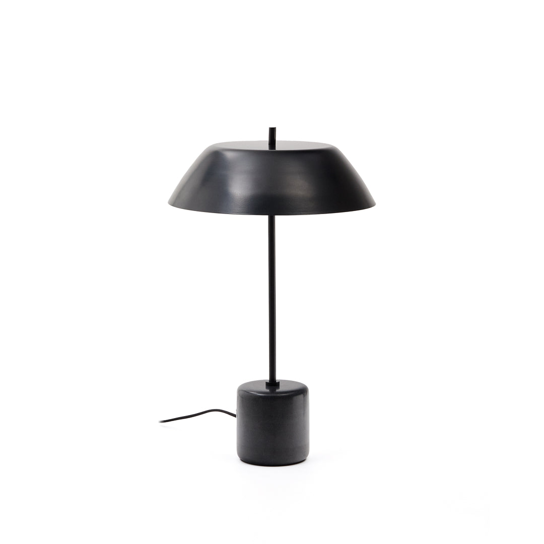 KAVE HOME Sayra bordlampe sort metal og sort marmor