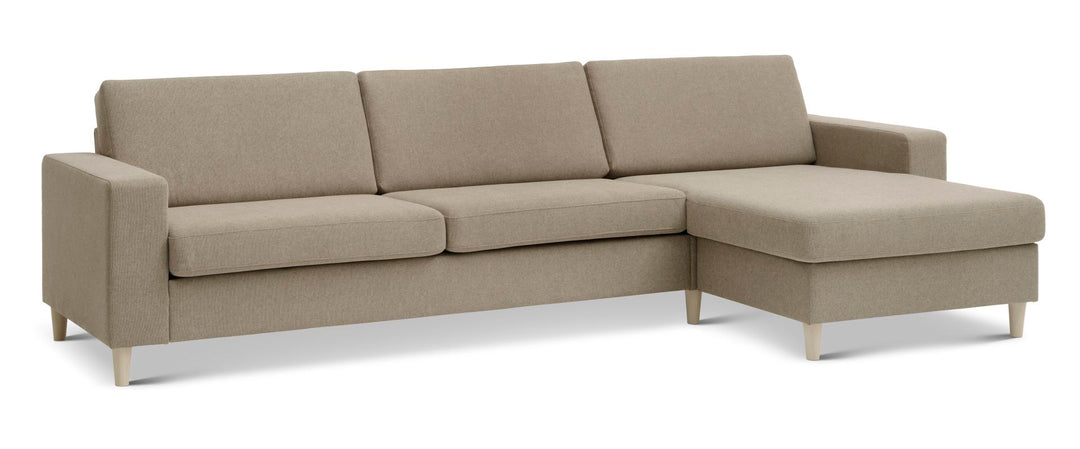 Produktbillede af Pan set 8 3D XL sofa m. chaiselong antelope beige polyester stof og natur træ i premium kvalitet