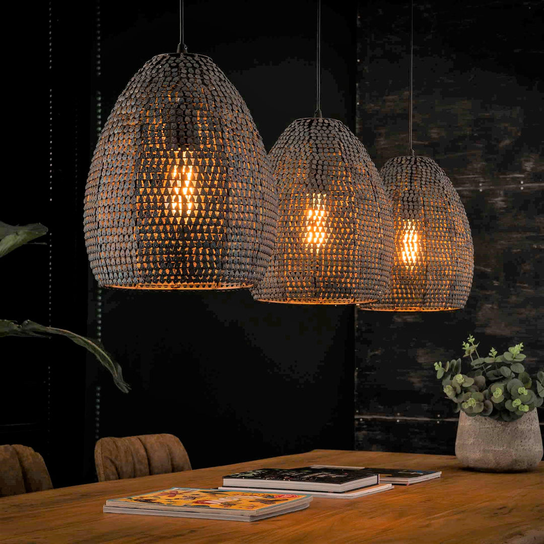 Produktbillede af Armor Håndlavet loftlampe med tre lampeskærme Levering uden pære på tilbud i høj kvalitet
