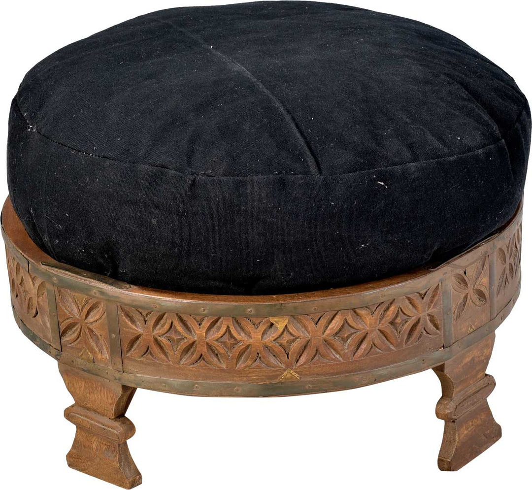 TRADEMARK LIVING puf sort bomuld og mørkt træ m. patina indisk handicraft Ø 50