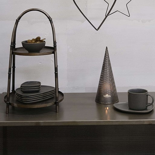 Produktbillede af London Etagere i patineret metal på tilbud i høj kvalitet