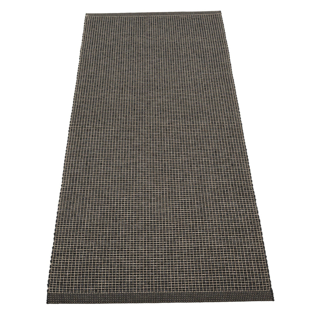 Pappelina Pappelina Emm gulvtæppe 180x70 cm, black/linen ❤ vinkelbillede (Tæpper)