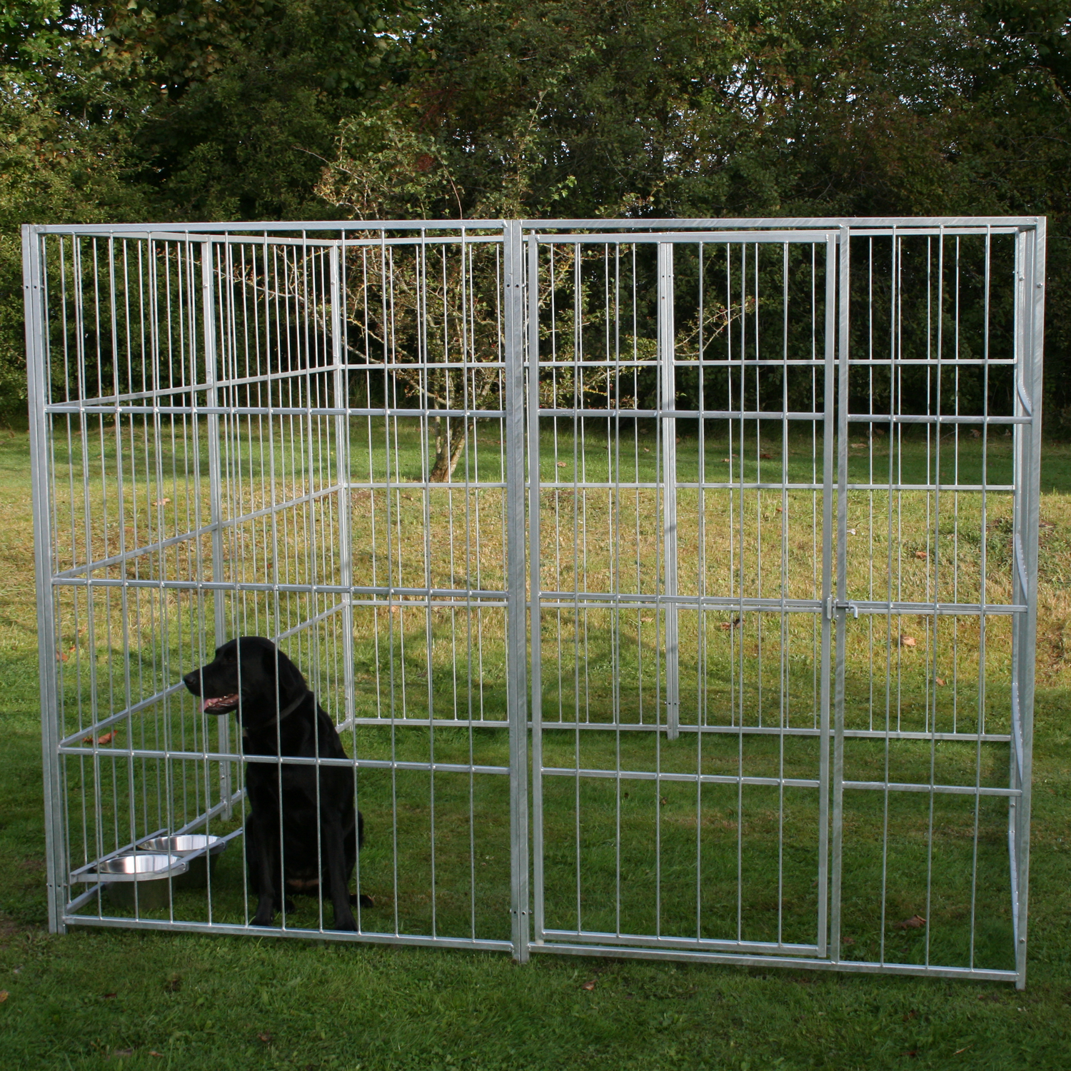 Produktbillede af Hundegård mellem model (7 sidemoduler + 1 lågemodul) på tilbud i høj kvalitet