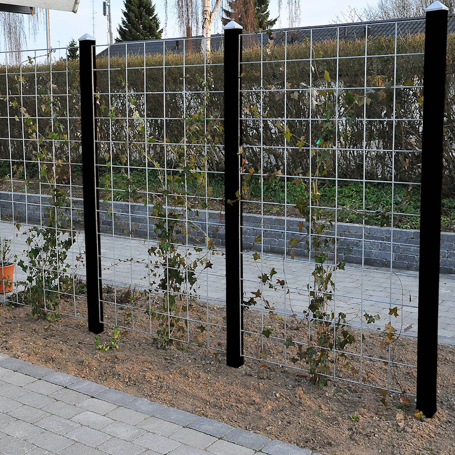 Produktbillede af HORTUS 3 fag rio-net espalier galvaniseret 90 x 120 cm inkl. beslag inkl. 4 sortmalet stolper 240 cm på tilbud i høj kvalitet