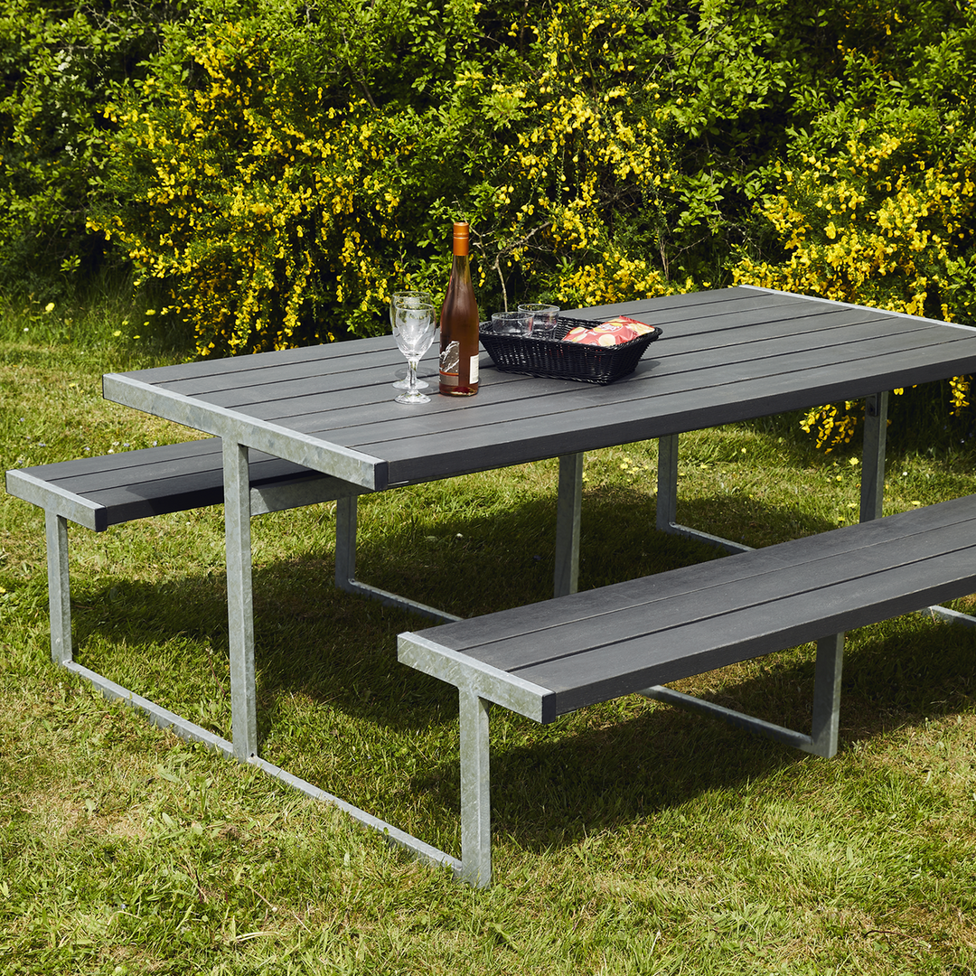 Produktbillede af Bord-/bænkesæt NJORD nonwood antracit og galvaniseret stel på tilbud i høj kvalitet