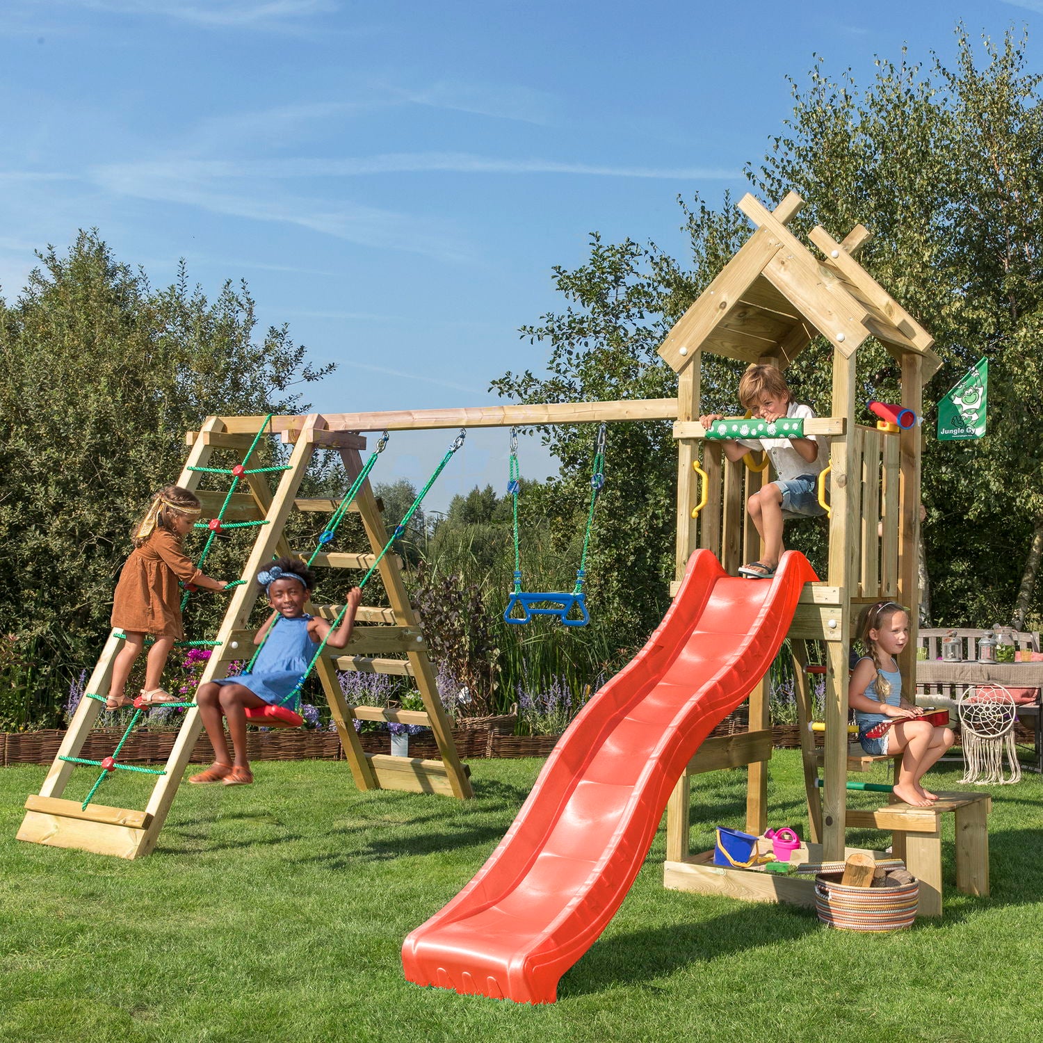 Produktbillede af Legetårn Jungle Gym Totem m/2-Climb Module 200 og rød rutschebane på tilbud i høj kvalitet