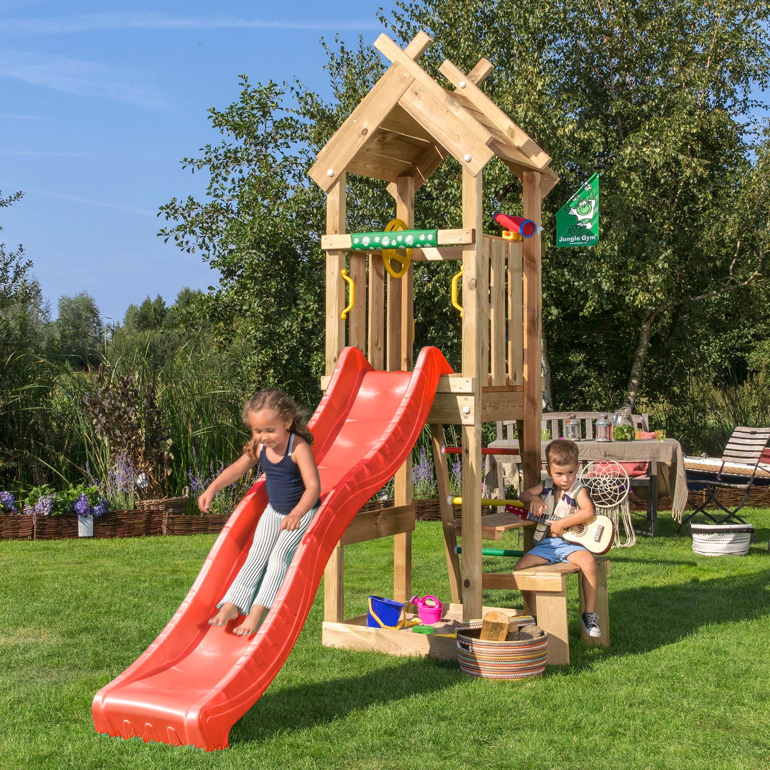 Produktbillede af Legetårn Jungle Gym Totem m/rød rutschebane på tilbud i høj kvalitet