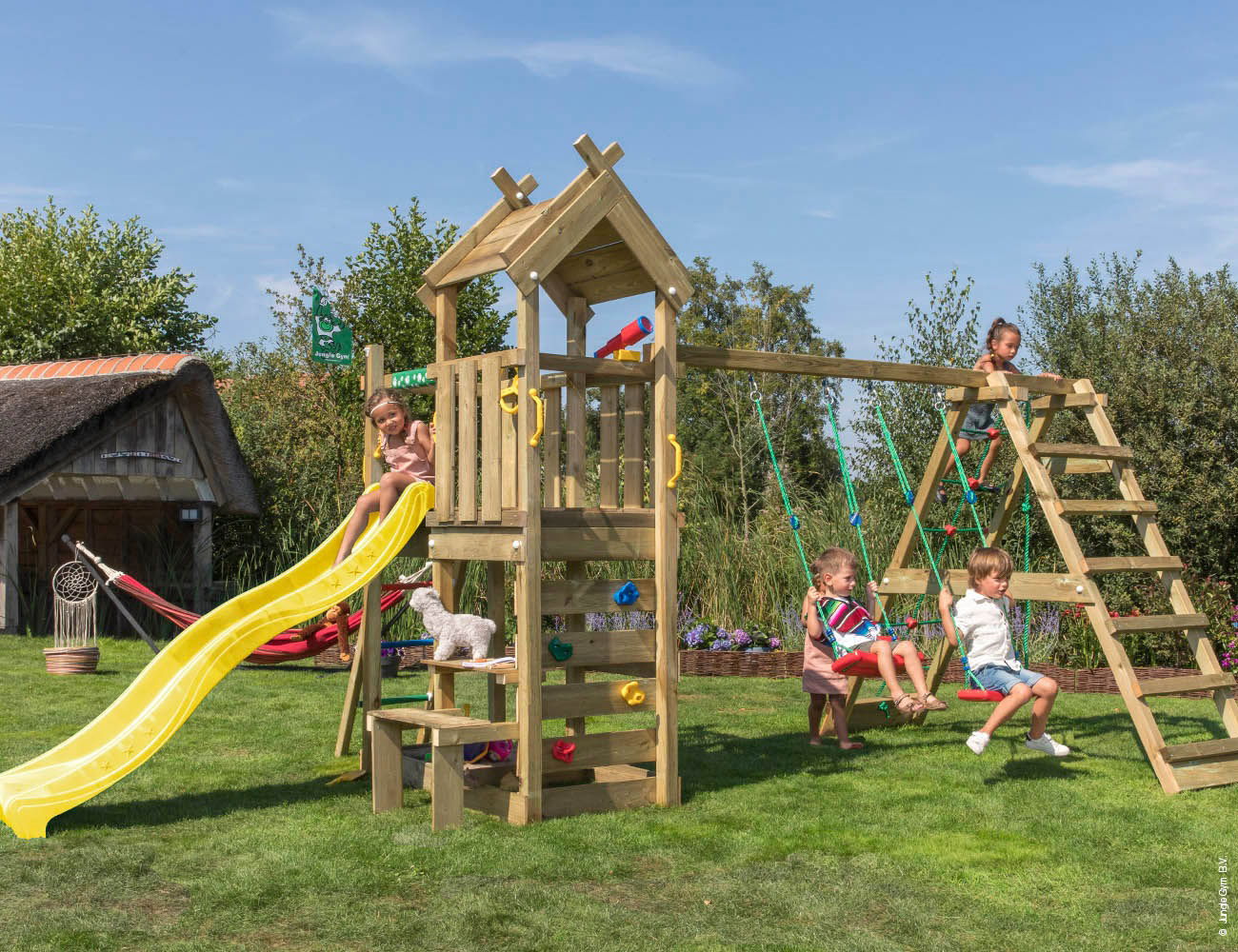 Produktbillede af Legetårn Jungle Gym Teepee m/2-Climb Module 200 og gul rutschebane på tilbud i høj kvalitet