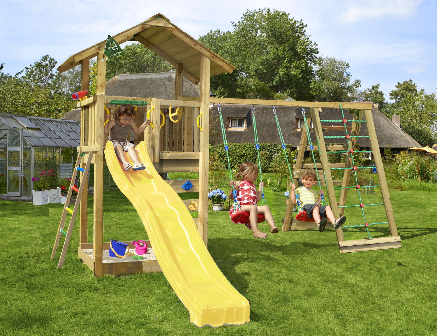 Produktbillede af Legetårn Jungle Gym Sierra 2.1 m/2-Climb Module 220 og gul rutschebane på tilbud i høj kvalitet