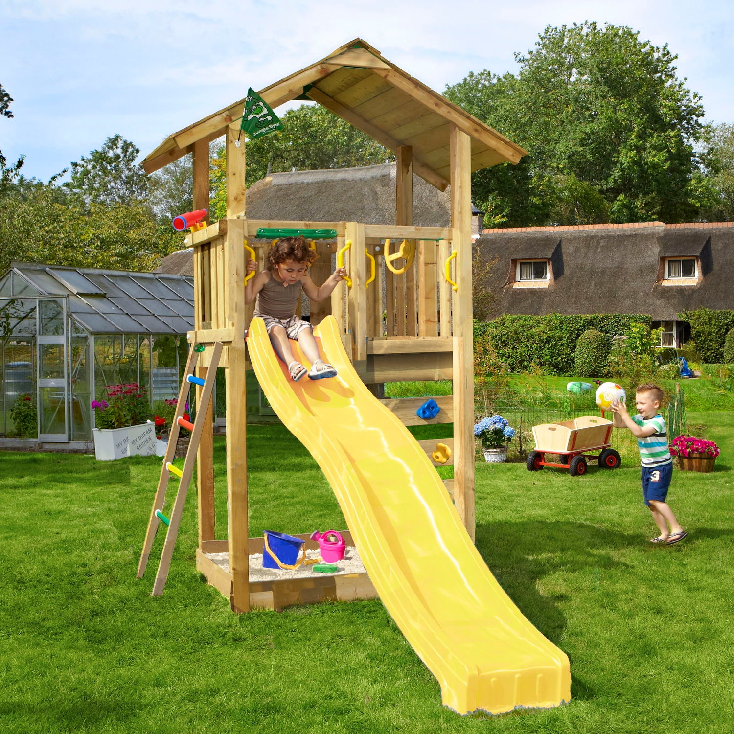 Produktbillede af Legetårn Jungle Gym Sierra 2.1 m/gul rutschebane på tilbud i høj kvalitet