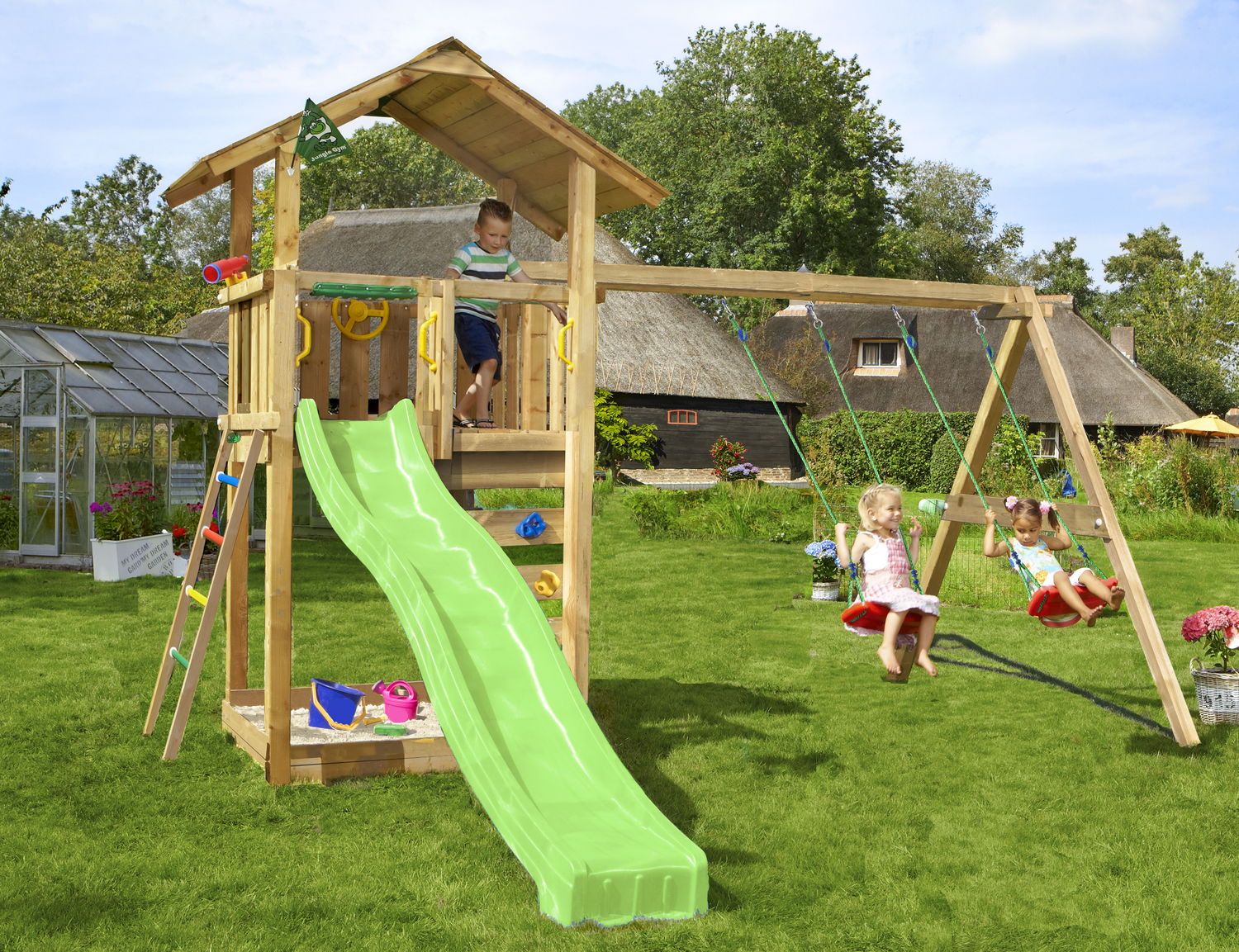 Produktbillede af Legetårn Jungle Gym Sierra 2.1 m/2-Swing Module 220 og grøn rutschebane på tilbud i høj kvalitet