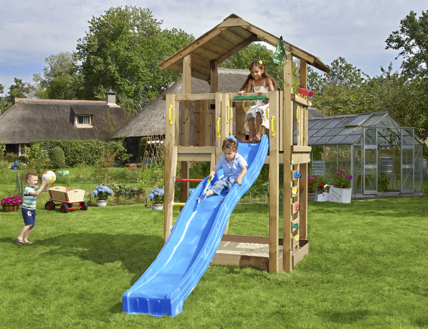 Produktbillede af Legetårn Jungle Gym Chalet 2.1 m/grøn rutschebane på tilbud i høj kvalitet